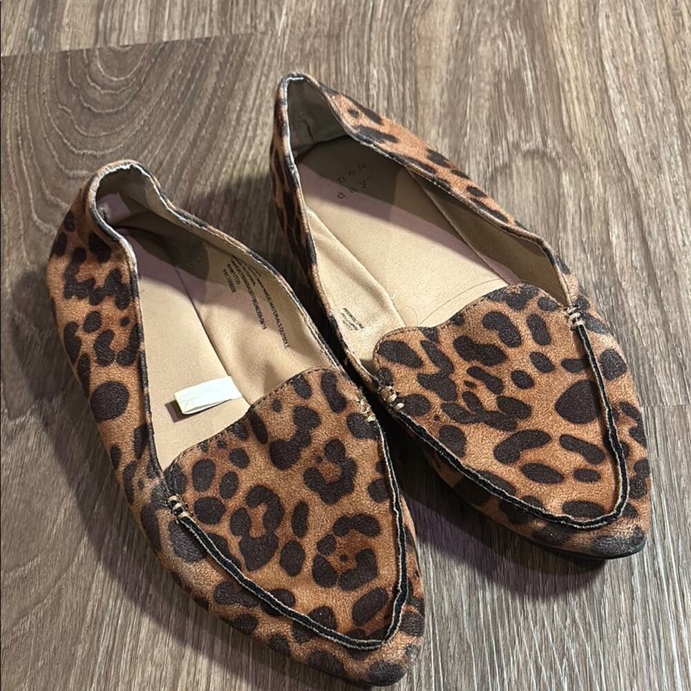 a new day women’s leopard print Tan pointed toe flats Loafers cheetah 6 animal - Picture 2 of 5